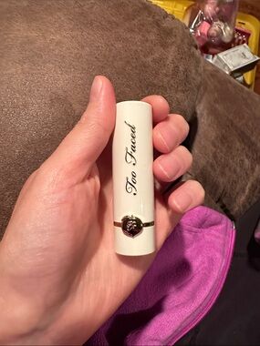 Too Faced Lipstick Make me blush